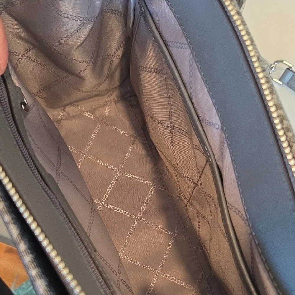 Michael Kors Gray Signature MK Medium Zip Satchel Crossbody - Picture 8 of 12